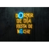 DORMIR DE DIA FIESTA DE NOCHE, LIGHTSANDWIRES
