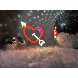 lampara de neon led corazón con flecha cupido
