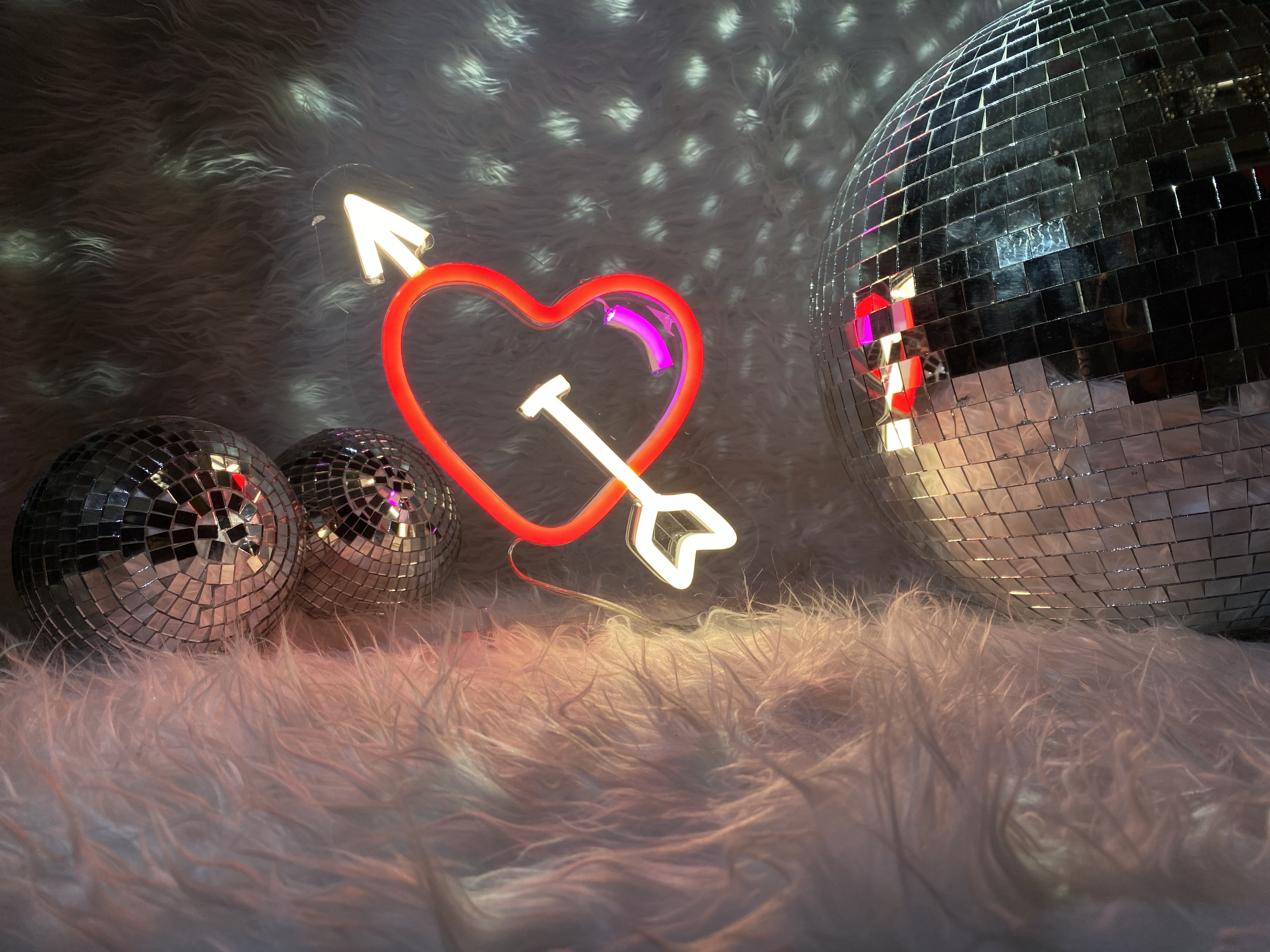 lampara de neon led corazón con flecha cupido lampara de neon led corazón con flecha cupido