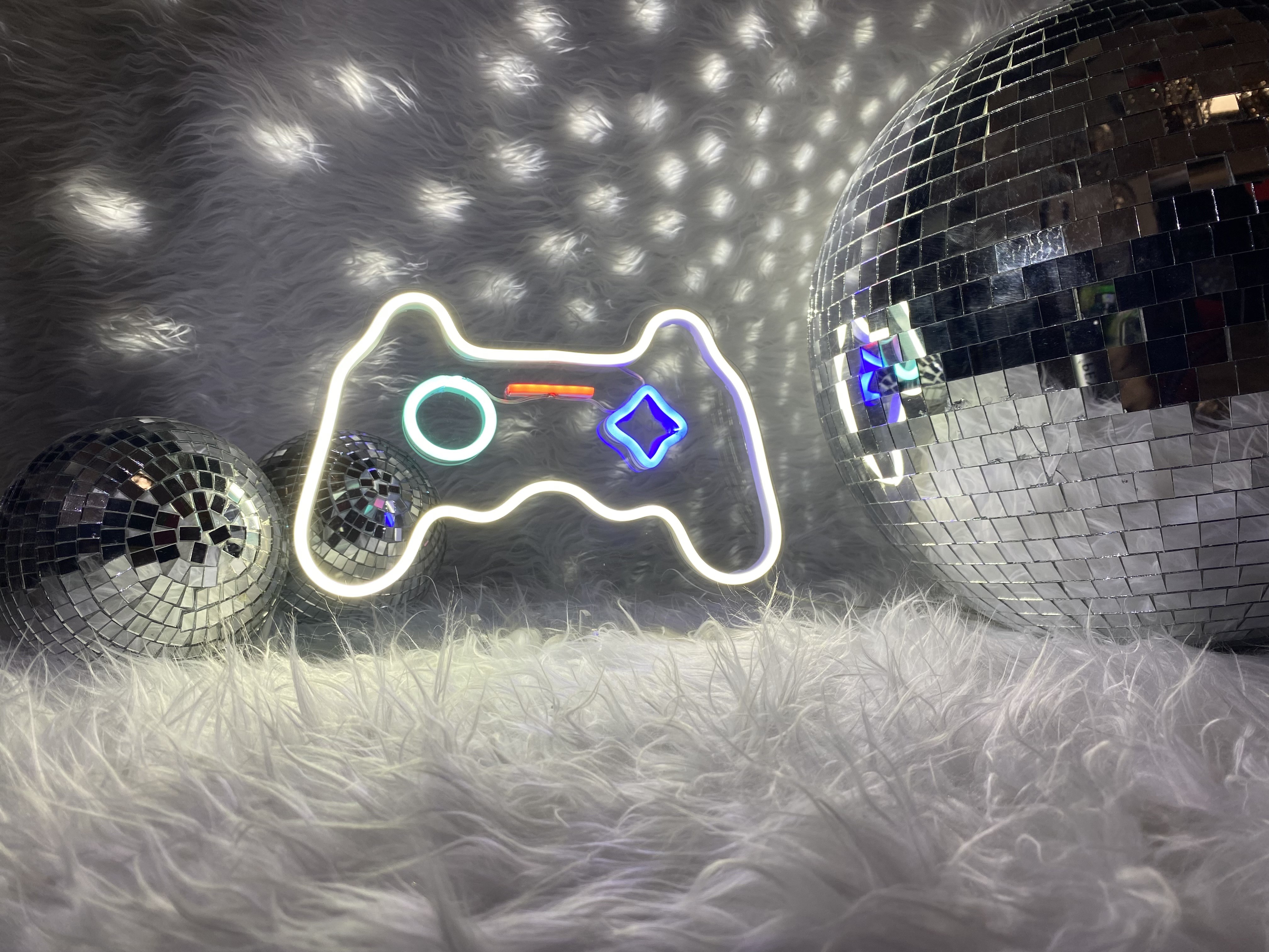 Lampara de neon led con forma de mando play station Lampara de neon led con forma de mando play station