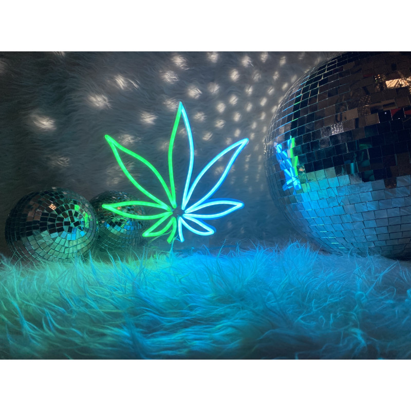 lampara de neon led con forma de marihuana