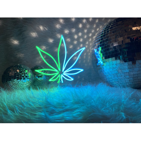 lampara de neon led con forma de marihuana