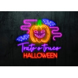 Neon led para colgar en pared con metacrilato bordeado
