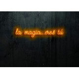 Neon led Flex con base metacrilato bordeado