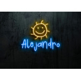 Neón led con corte metacrilato bordeado y tira de neon led flex.