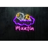 Neón led con corte metacrilato bordeado y tira de neon led Flex.