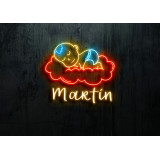 Neón led con corte metacrilato bordeado y tira de neon led Flex.