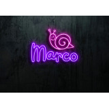 Neón led con corte metacrilato bordeado y tira de neon led Flex. ROTULO