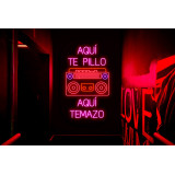 neon lightsandiwires, aqui te pillo aqui temazo