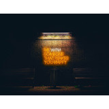 Neón Led "Be with someone that makes you happy"lightsandwires