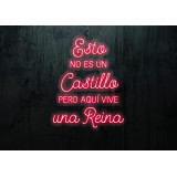 neon led "Esto no es un castillo, pero aquí vive una reina", lightsandwires