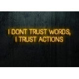 Neón Led "I dont trust words"lightsandwires
