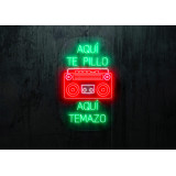 neon lightsandiwires, aqui te pillo aqui temazo